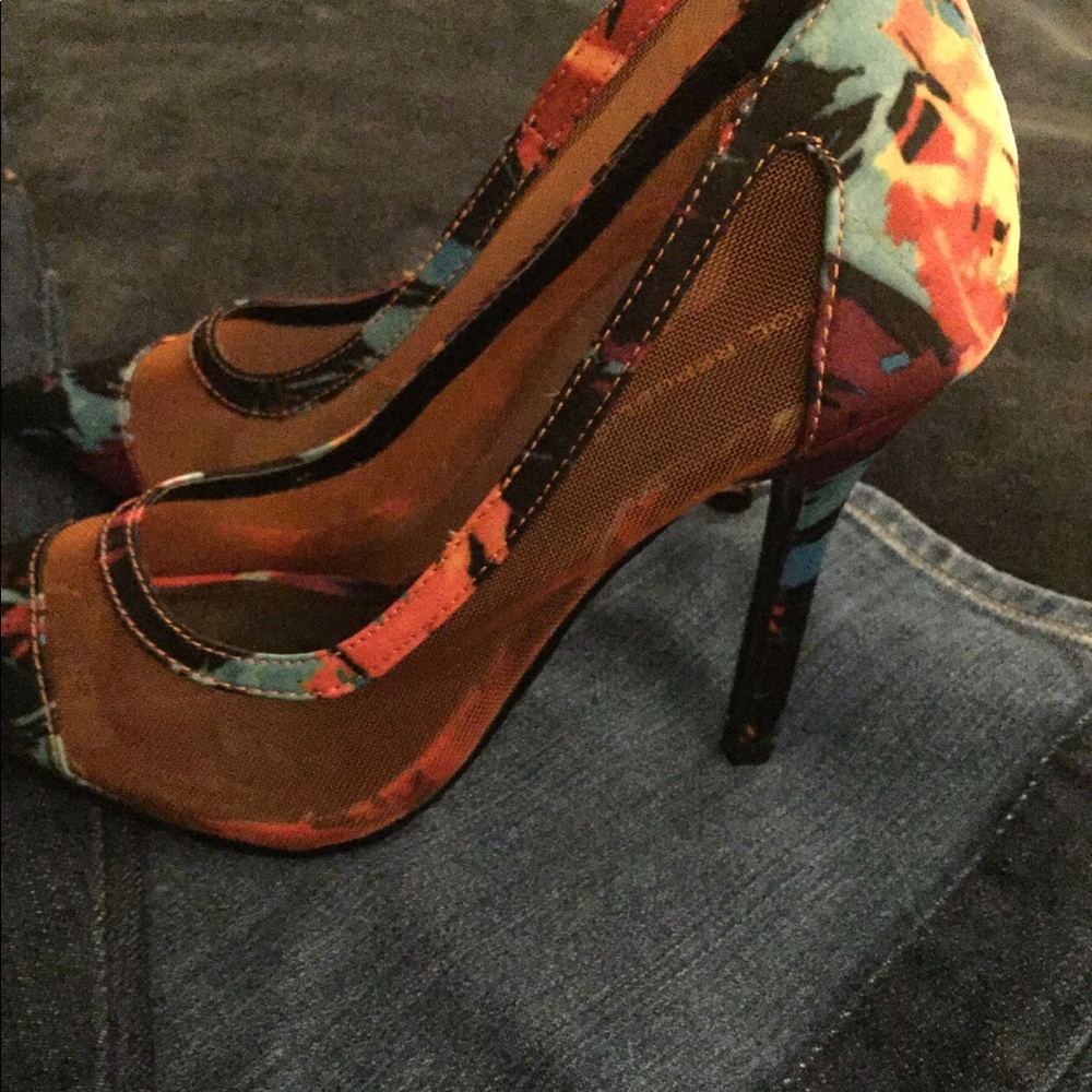 FUN Multicolor Mesh Pointy Toe Pumps (NEW)